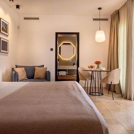 Essenza Relais Contemporaneo Bed & Breakfast Cisternino Bagian luar foto