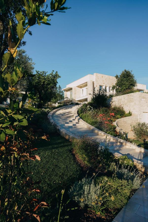 Essenza Relais Contemporaneo Bed & Breakfast Cisternino Bagian luar foto