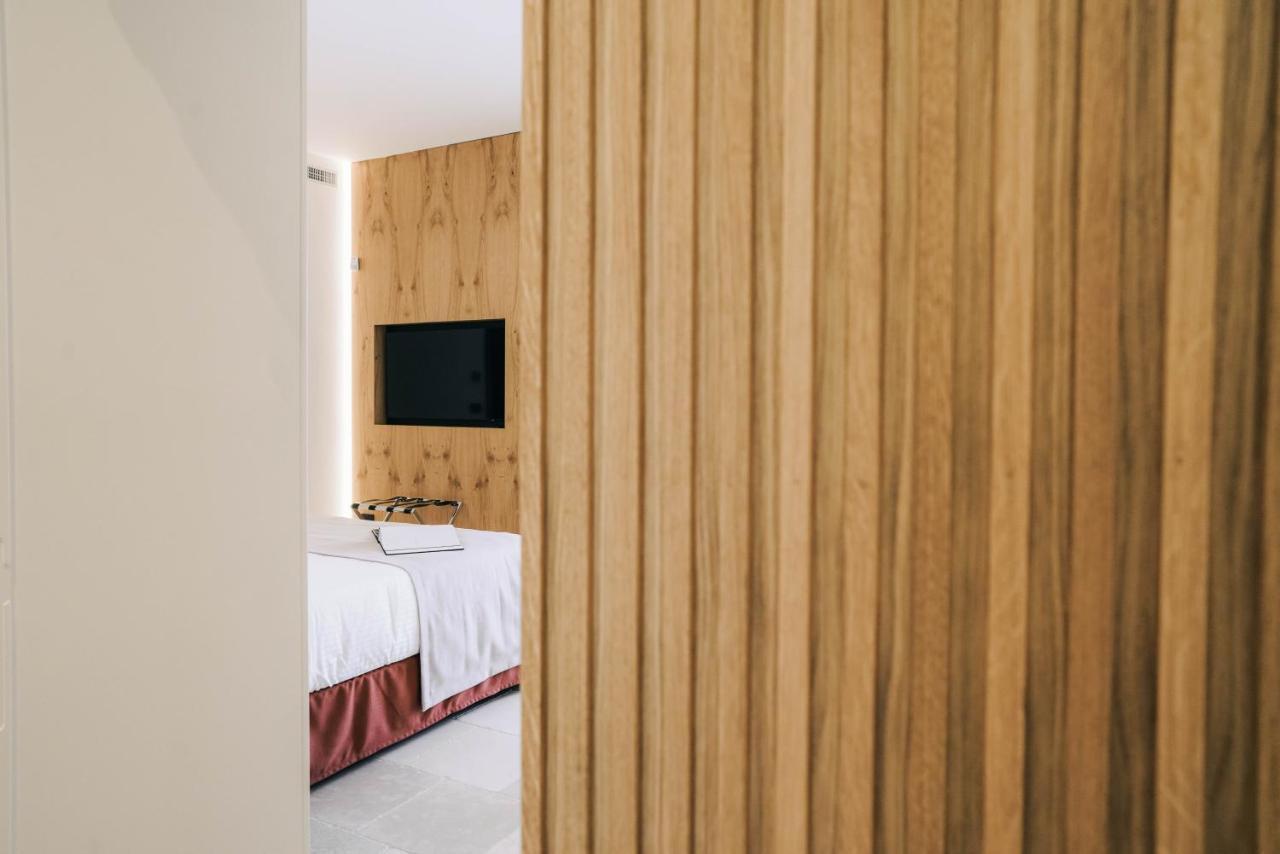 Essenza Relais Contemporaneo Bed & Breakfast Cisternino Bagian luar foto