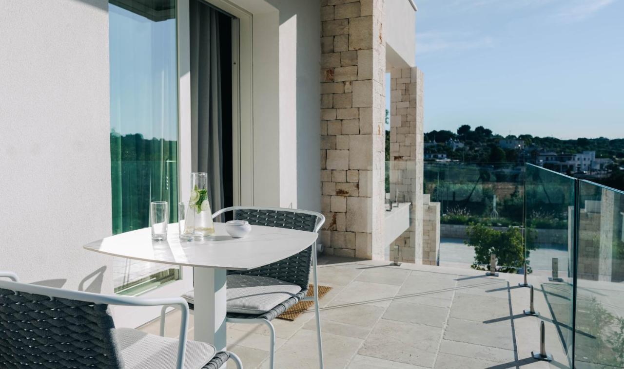 Essenza Relais Contemporaneo Bed & Breakfast Cisternino Bagian luar foto