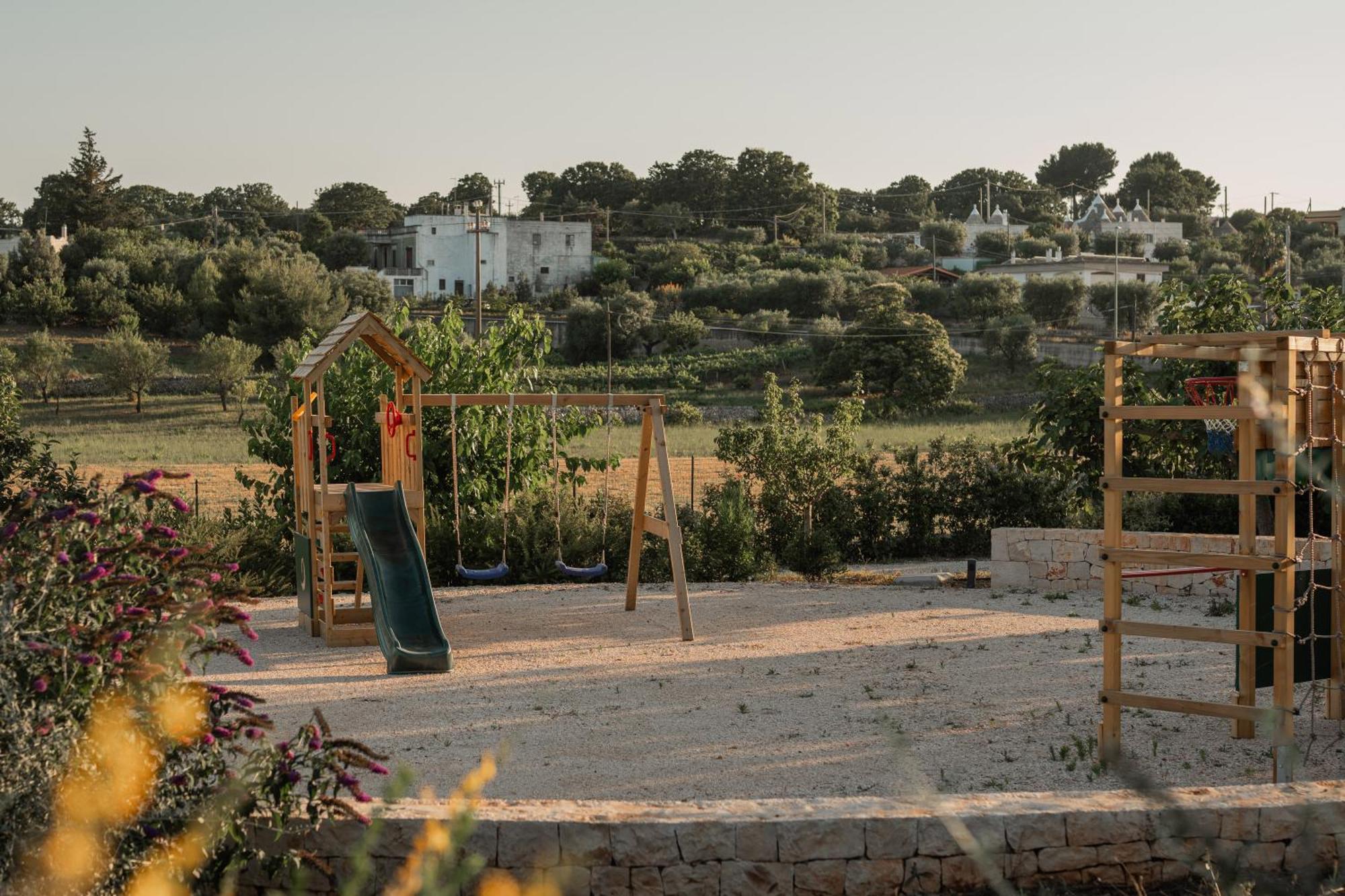 Essenza Relais Contemporaneo Bed & Breakfast Cisternino Bagian luar foto