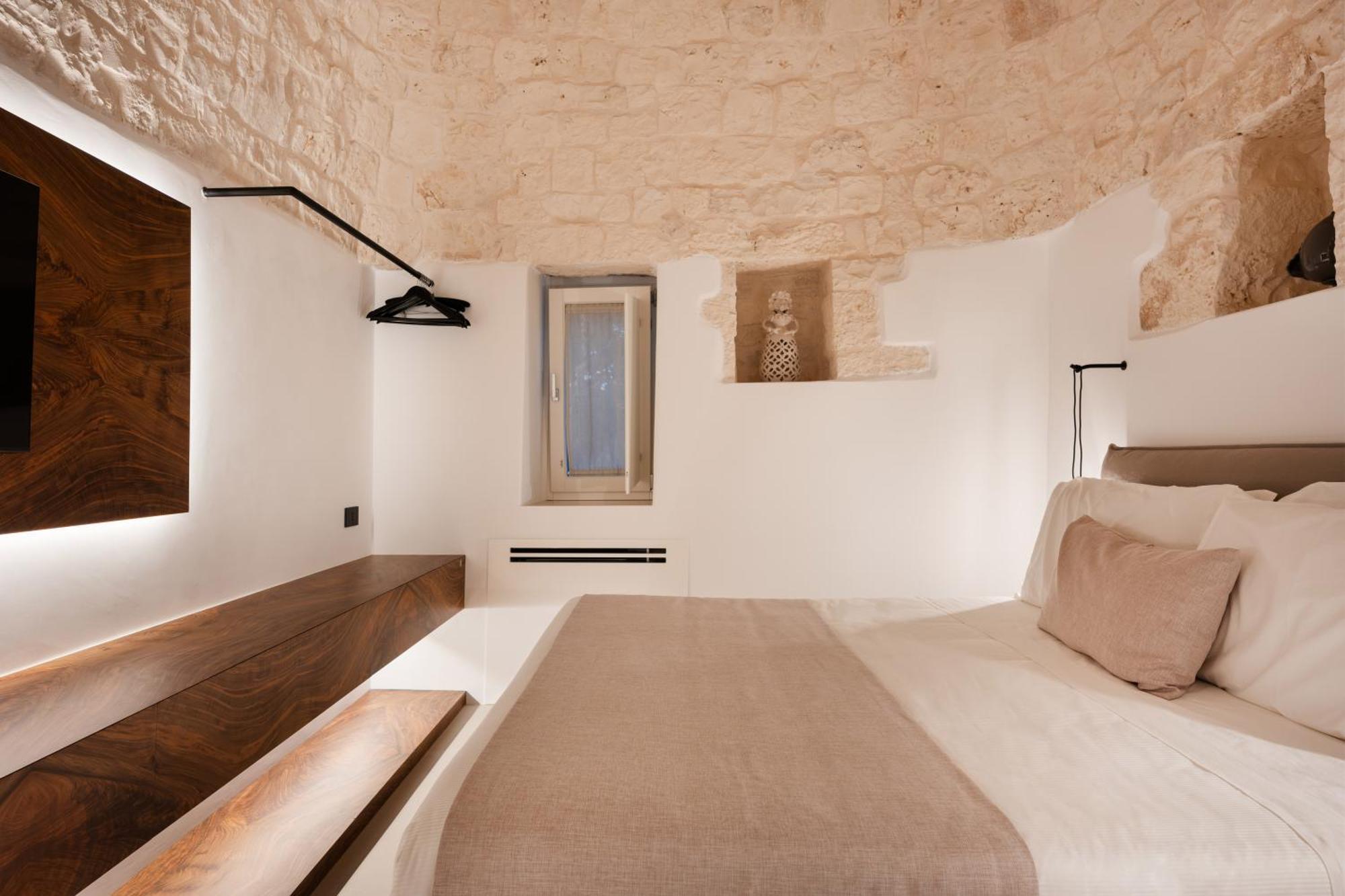 Essenza Relais Contemporaneo Bed & Breakfast Cisternino Bagian luar foto