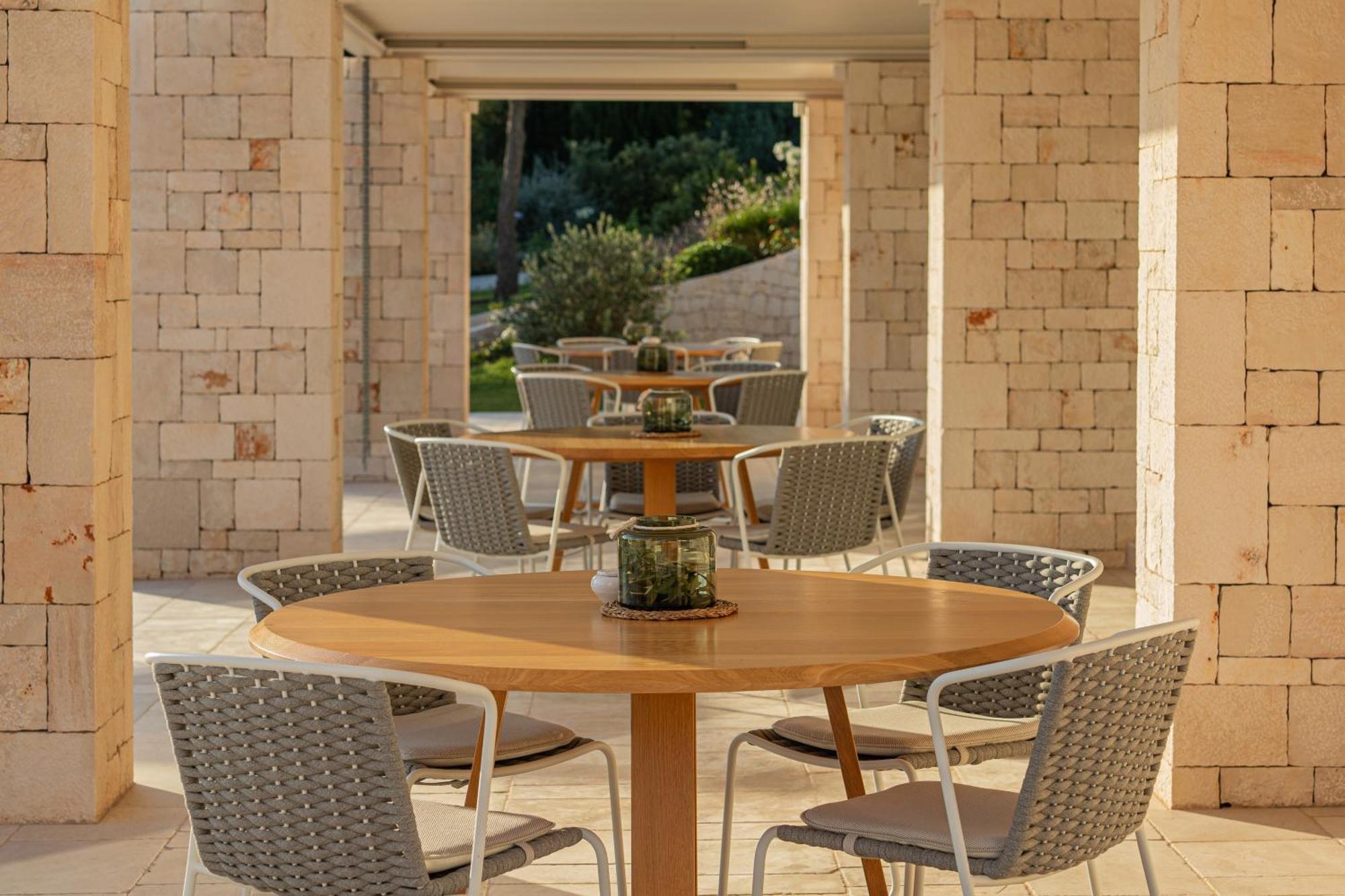 Essenza Relais Contemporaneo Bed & Breakfast Cisternino Bagian luar foto