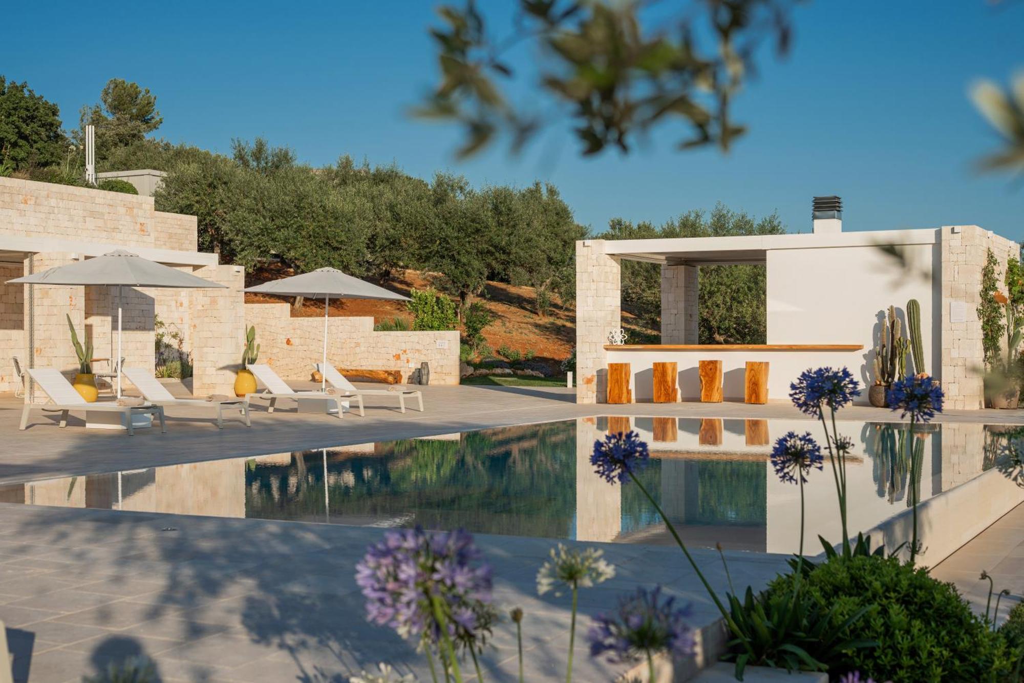 Essenza Relais Contemporaneo Bed & Breakfast Cisternino Bagian luar foto