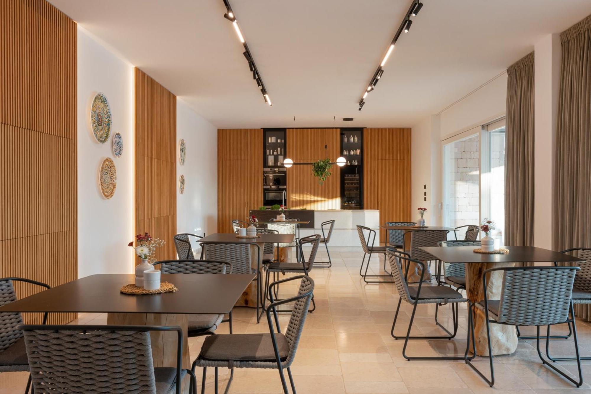 Essenza Relais Contemporaneo Bed & Breakfast Cisternino Bagian luar foto