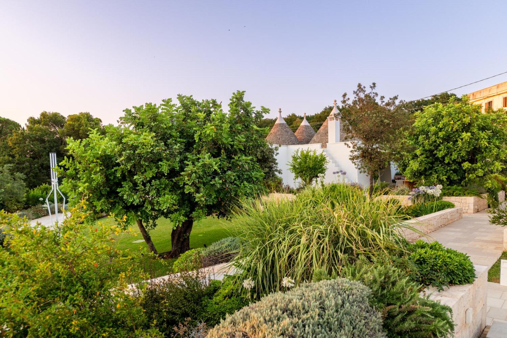Essenza Relais Contemporaneo Bed & Breakfast Cisternino Bagian luar foto