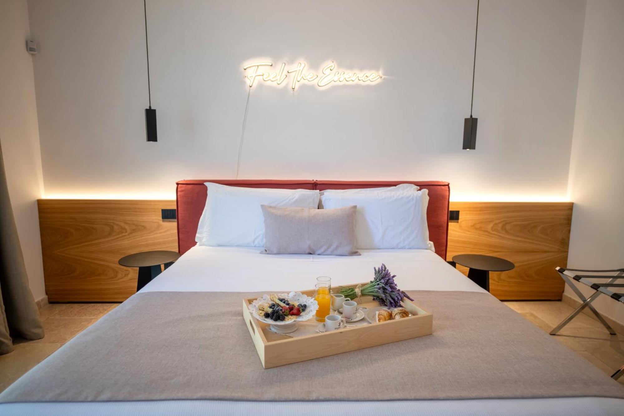 Essenza Relais Contemporaneo Bed & Breakfast Cisternino Bagian luar foto