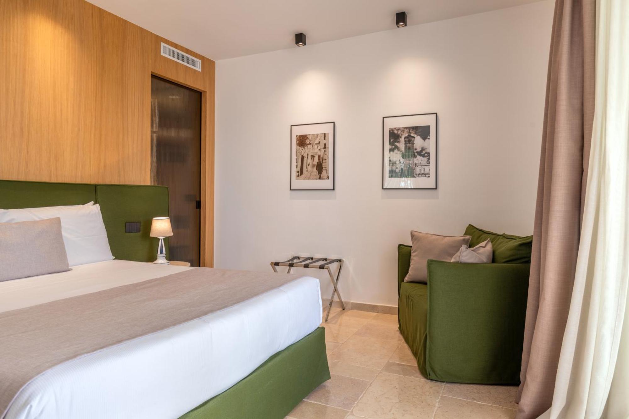 Essenza Relais Contemporaneo Bed & Breakfast Cisternino Bagian luar foto
